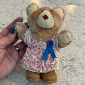 Vintage 1986 Hattie Furskin bear, produced by Xavier Roberts